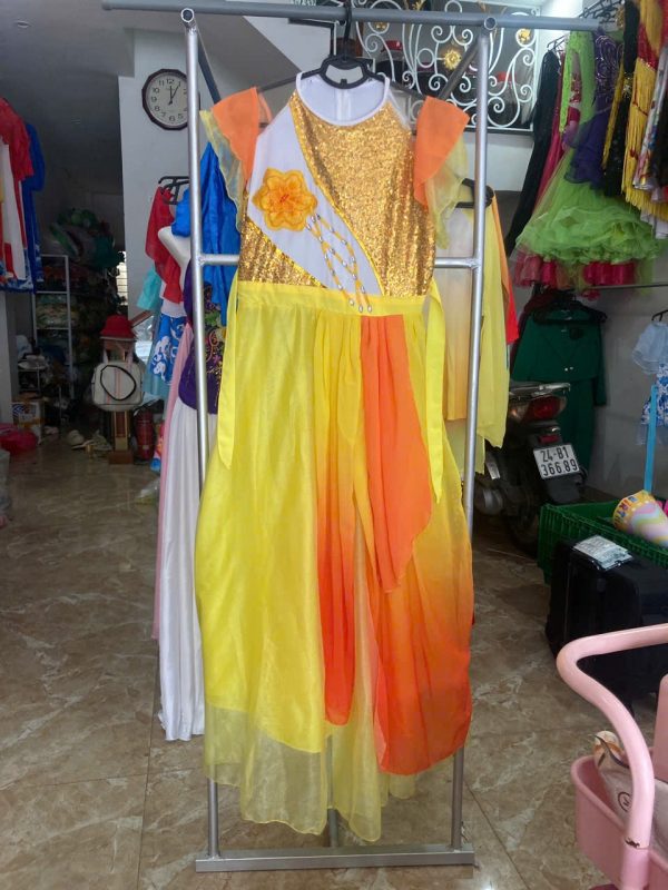 Váy hiện đại vàng