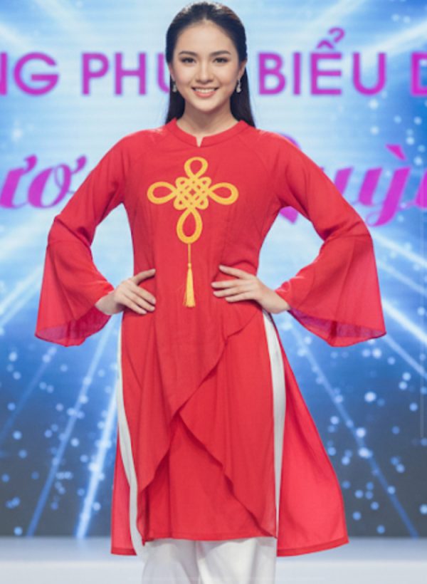 Áo dài cách tân tơ đỏ