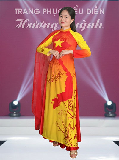 Áo dài bản đồ vàng